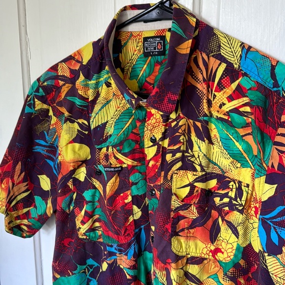 Volcom Multicolor Tropical Print Casual Button Down Shirt - Picture 4 of 5